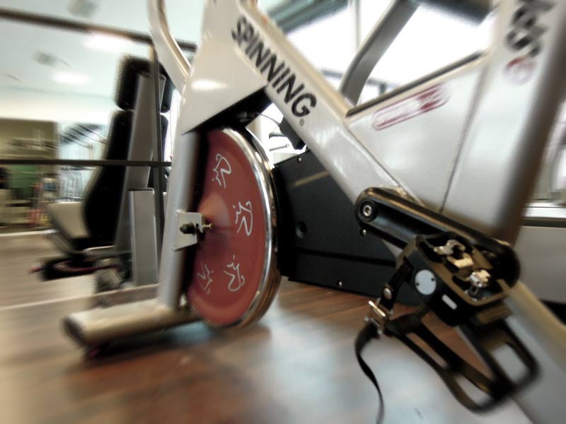 Vélo d’appartement : quel programme de cardio-training suivre ?